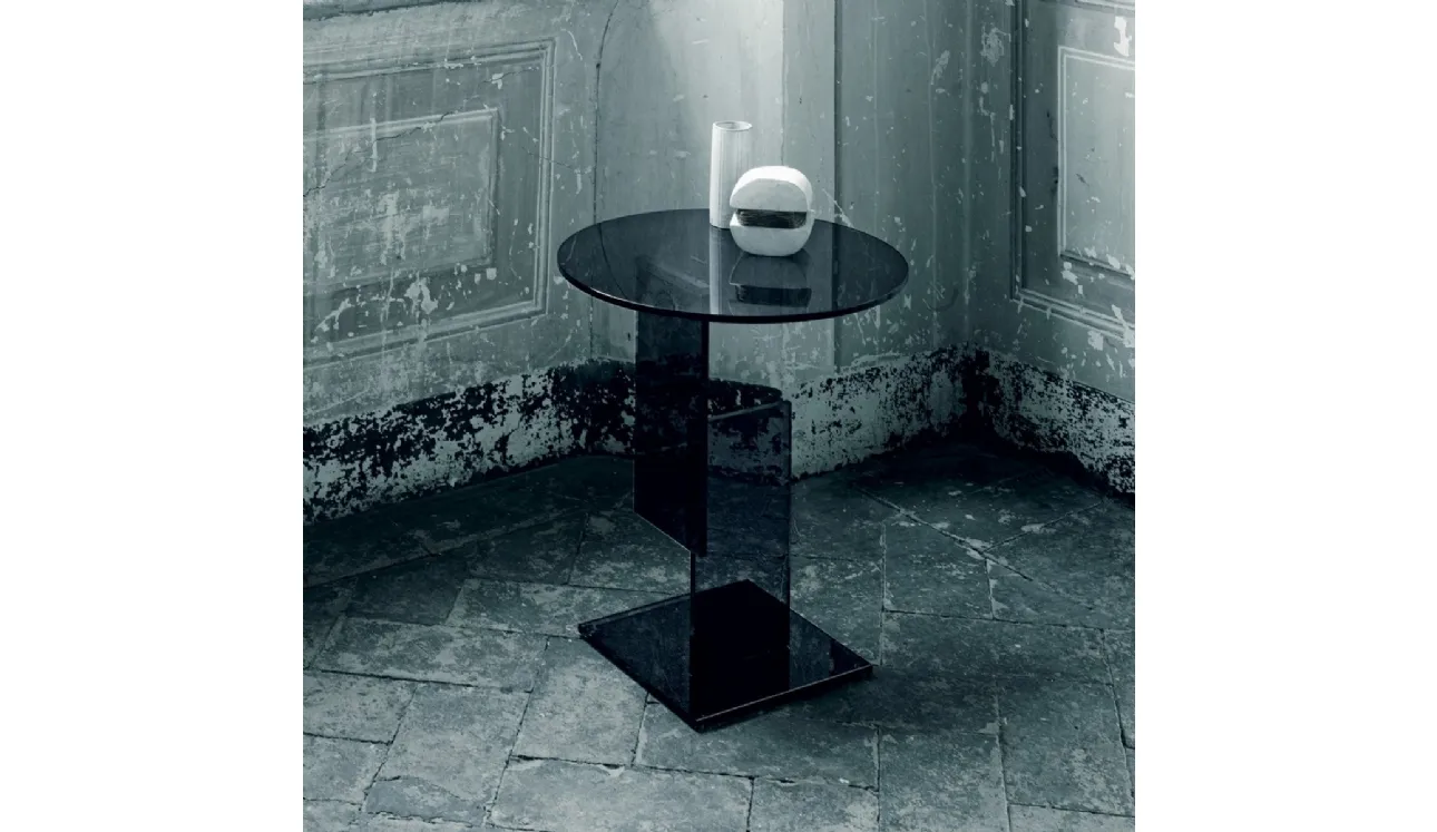 Tavolino Don Gerrit realizzato in cristallo fumé di Glas Italia