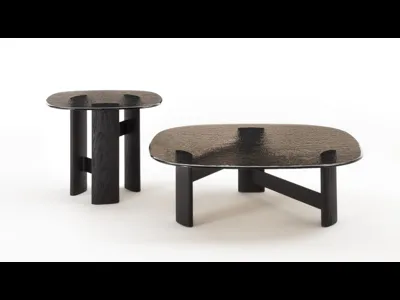Tavolini Latch in vetro e legno di Porada
