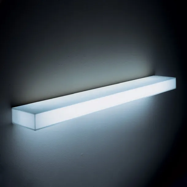 Mensola Light Light in cristallo Bianco opaco con impianto interno di luce a Led di Glas Italia