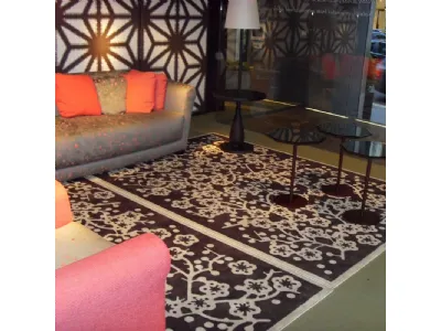Tappeto bianco e nero con fiori stilizzati Personalizzato 06 di Cigierre