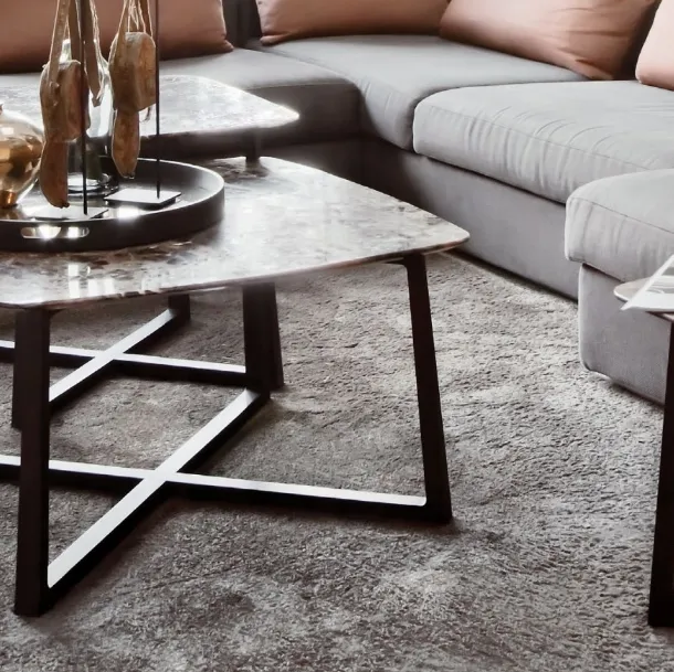 Tavolino Gipsy con top in marmo e struttura in legno massello di Flexform