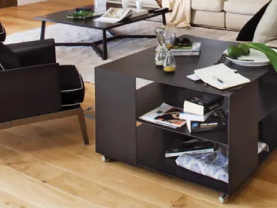Tavolino in metallo rivestito in cuoio Groundpiece di Flexform