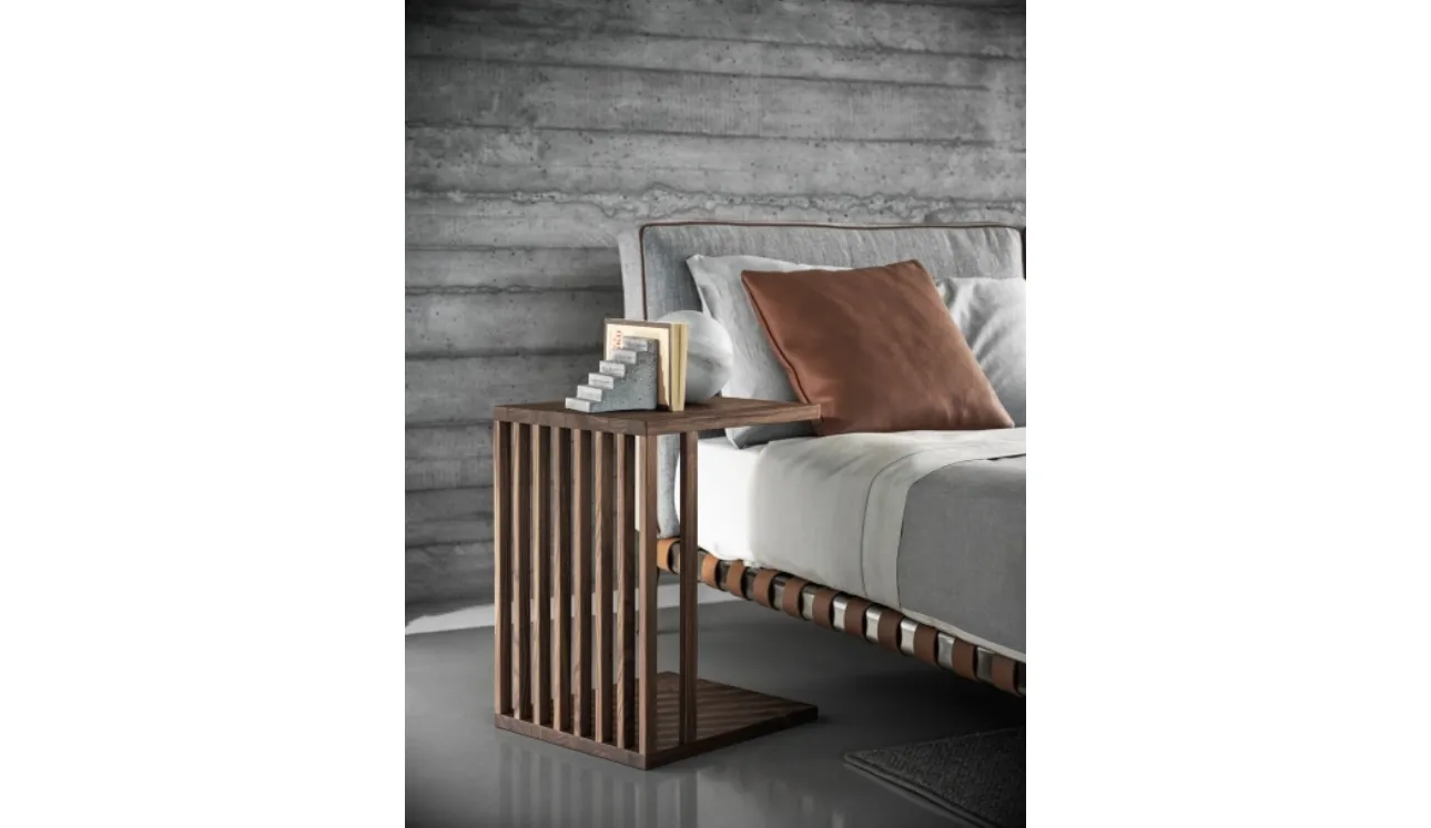 Tavolino da appoggio in legno massello Vienna di Flexform