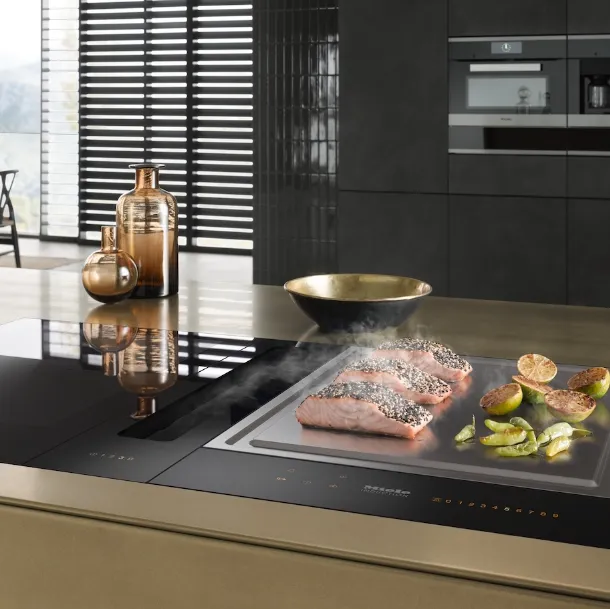 Piano Cottura CS7632FL con Teppan Yaki ad induzione di Miele