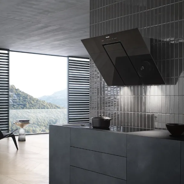 Cappa Aspirante DA6498W Pure Black a parete con comandi Touch di Miele