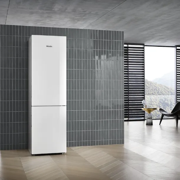 Frigo Congelatore KFN29683Dbrws a posizionamento libero XL con sportello in vetro di Miele