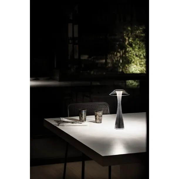 Lampada da esterno in plexiglas Space Outdoor di Kartell