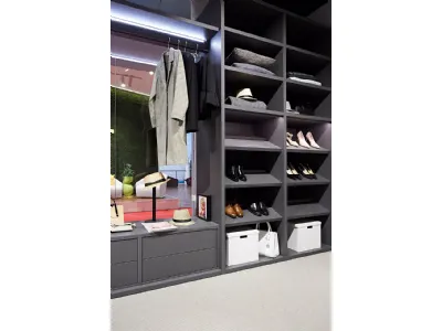 Cabina Armadio in melaminico grigio con struttura autoportante Tube di Erba