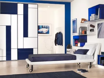 Cameretta con letto su ruote Kubika Blue&White di Sangiorgio