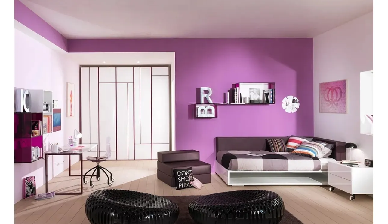Cameretta di design raffinata e moderna Kubika Violet&White di Sangiorgio