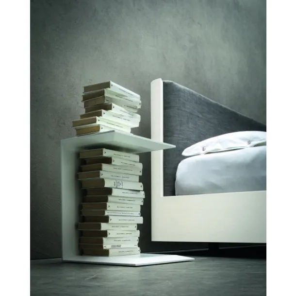 Comodino in laccato bianco opaco Erik di Morassutti