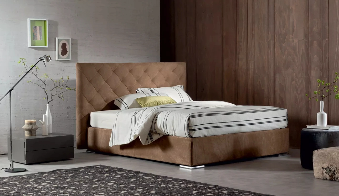 Letto Beat con testiera di Oggioni