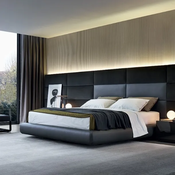 Letto in pelle imbottito con testiera boiserie in pelle e velluto Dream di Poliform