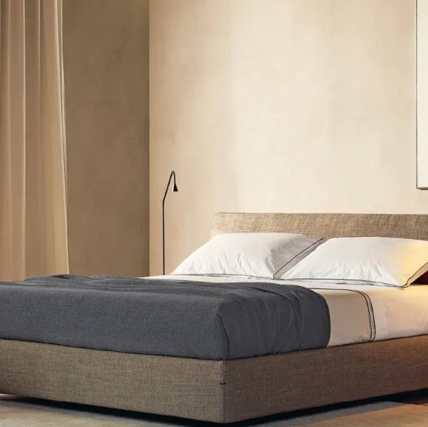 Letto in tessuto imbottito con testiera e box contenitore Jacqueline di Poliform