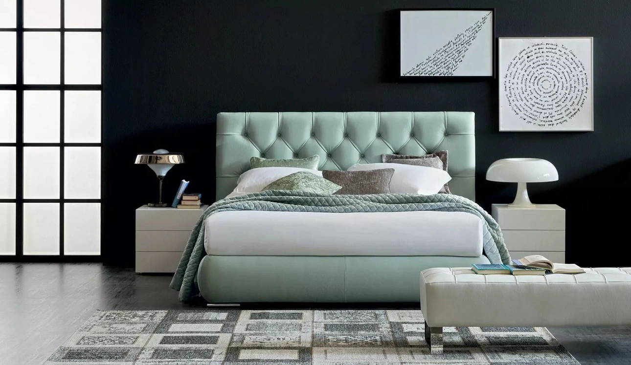 Letto in pelle Jubilee con box contenitore di Oggioni