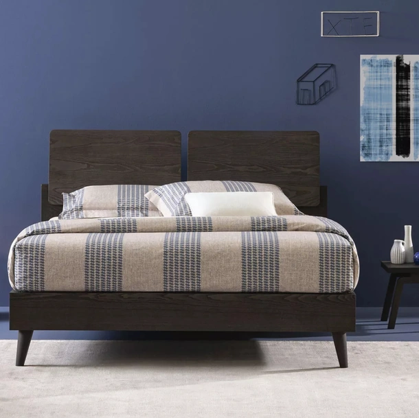 Letto in legno con contenitore Both di Oggioni
