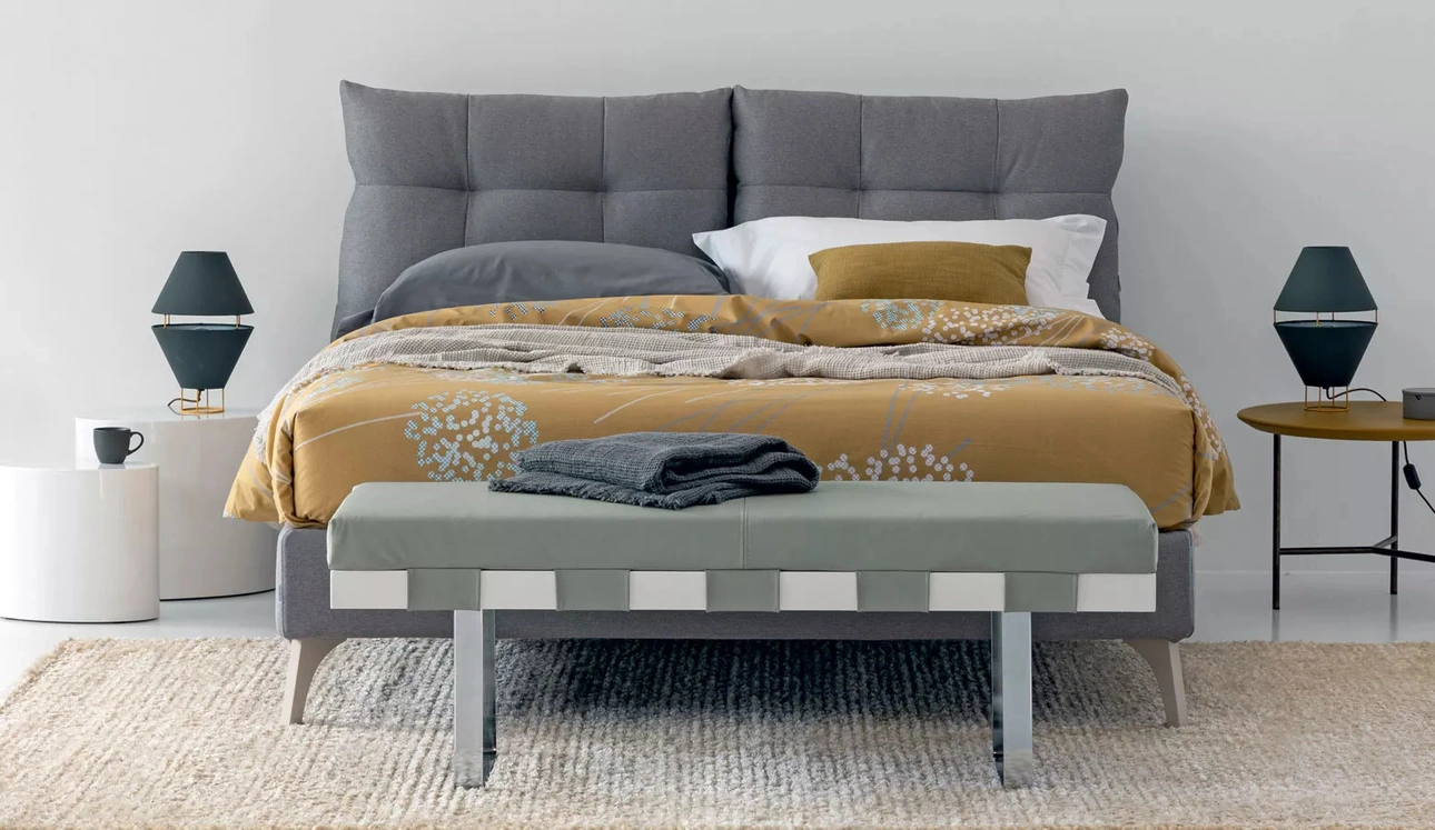 Letto in tessuto imbottito Loren con contenitore di Oggioni