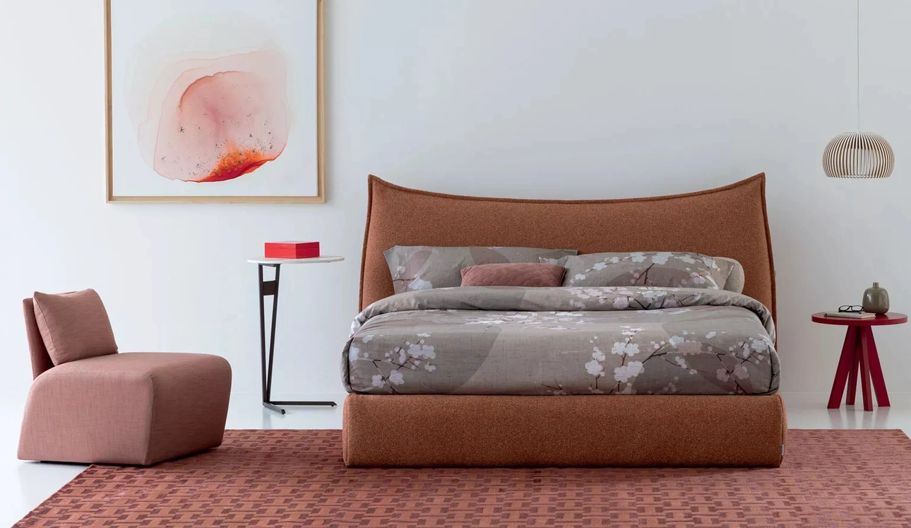 Letto in tessuto con testiera sagomata Puppy di Oggioni