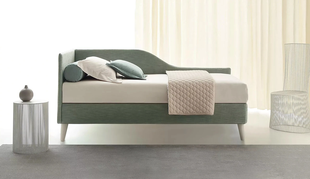 Daybed singolo con contenitore Golf 131 di Oggioni