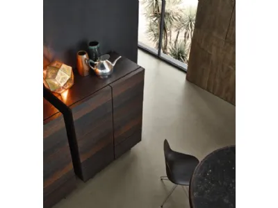 Madia Pandora Alta in rovere con piedini in nickel di Poliform