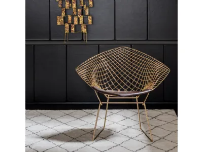 Poltroncina in metallo Bertoia Diamond Chair Gold di Knoll