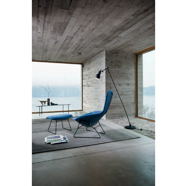 Poltrona in tessuto Blu e metallo Bertoia High Back Chair and Ottoman di Knoll