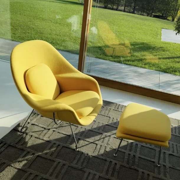 Poltrona in tessuto Saarinen Womb Chair and Ottoman di Knoll