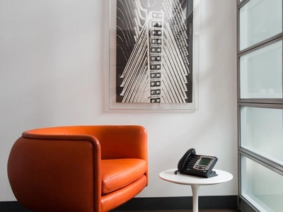 Poltroncina in pelle D'Urso Swivel Chair di Knoll