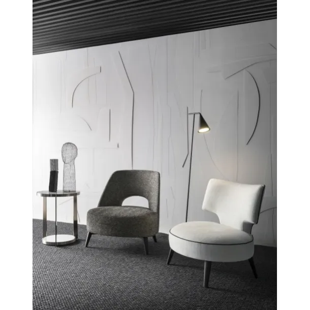 Poltroncina Drop 20 in tessuto con piedi in legno massello di Flexform