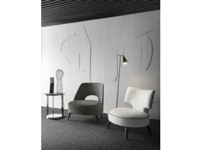 Poltroncina Drop 20 in tessuto con piedi in legno massello di Flexform