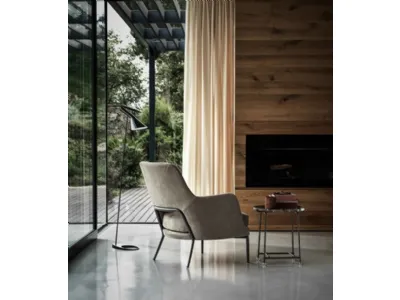 Poltrona Joyce in tessuto con base in metallo satinato di Flexform