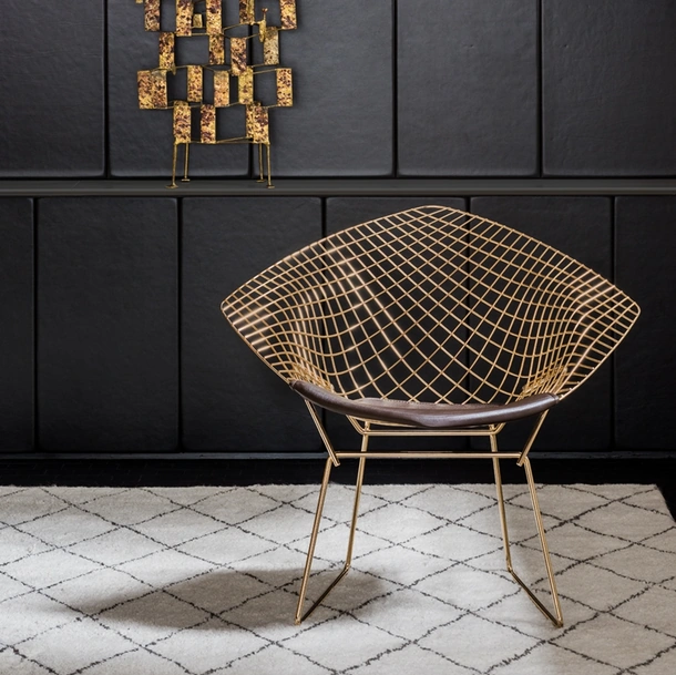 Poltroncina Bertoia Diamond Chair Gold di Knoll