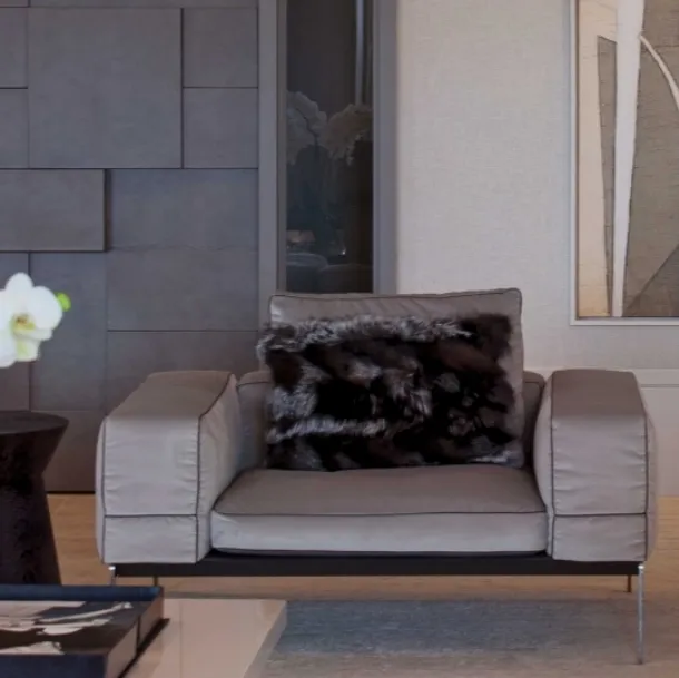 Poltrona Lifesteel in tessuto con gambe in metallo di Flexform