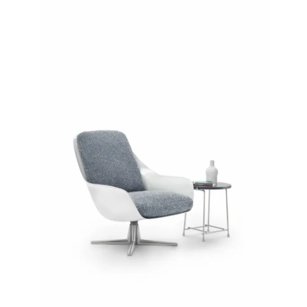 Poltrona in polipropilene con base girevole in alluminio Sveva Light di Flexform