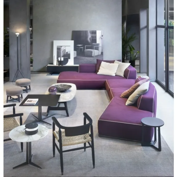 Divano di design in tessuto viola con penisola Perry di Flexform