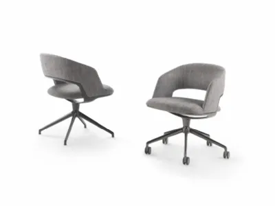 Sedia Alma in tessuto con base girevole in alluminio di Flexform