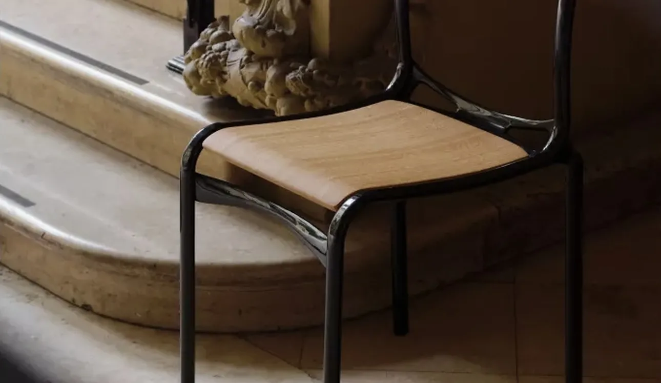 Sedia Frame Limited Edition con seduta in legno di Alias