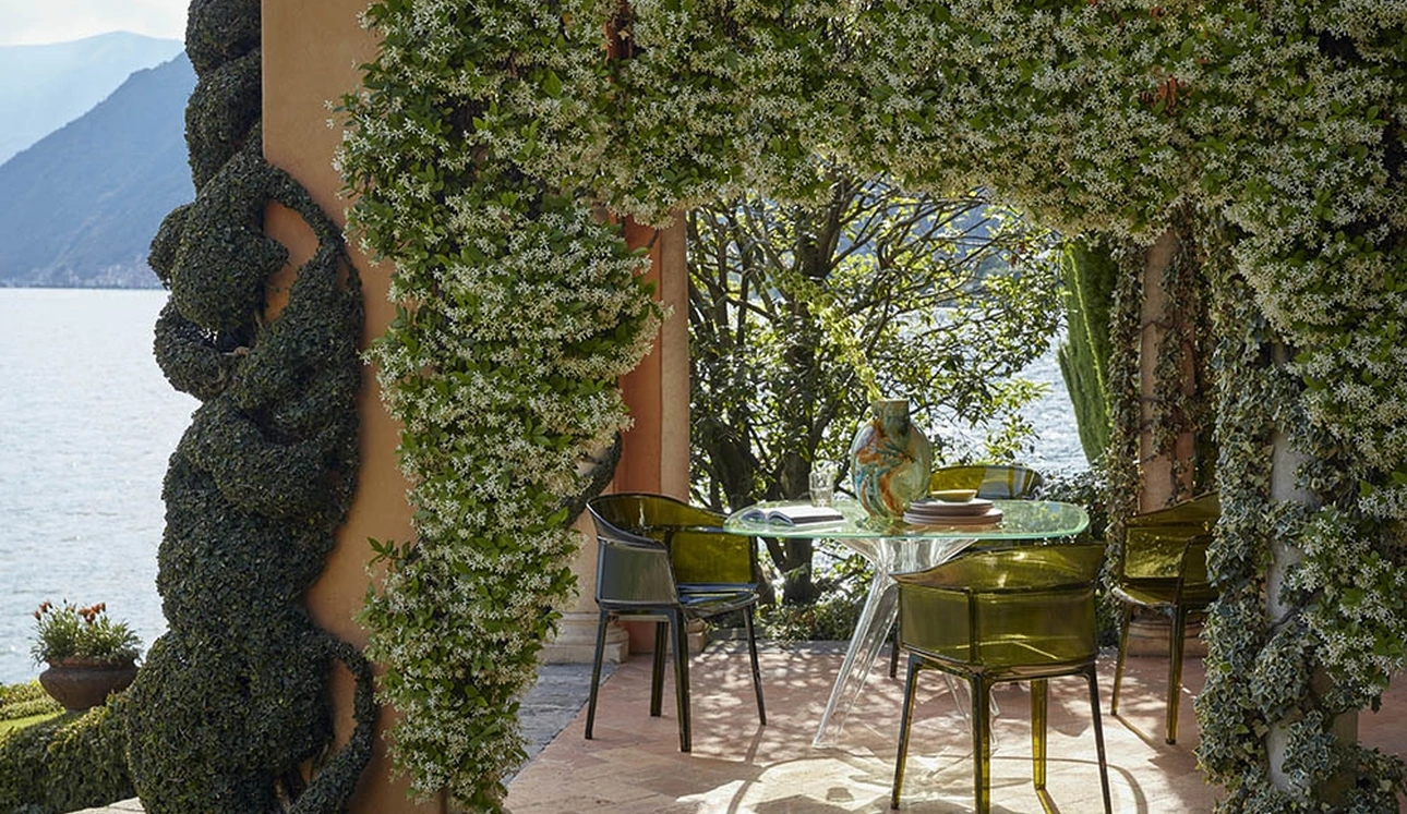 Sedia impilabile Papyrus di Kartell