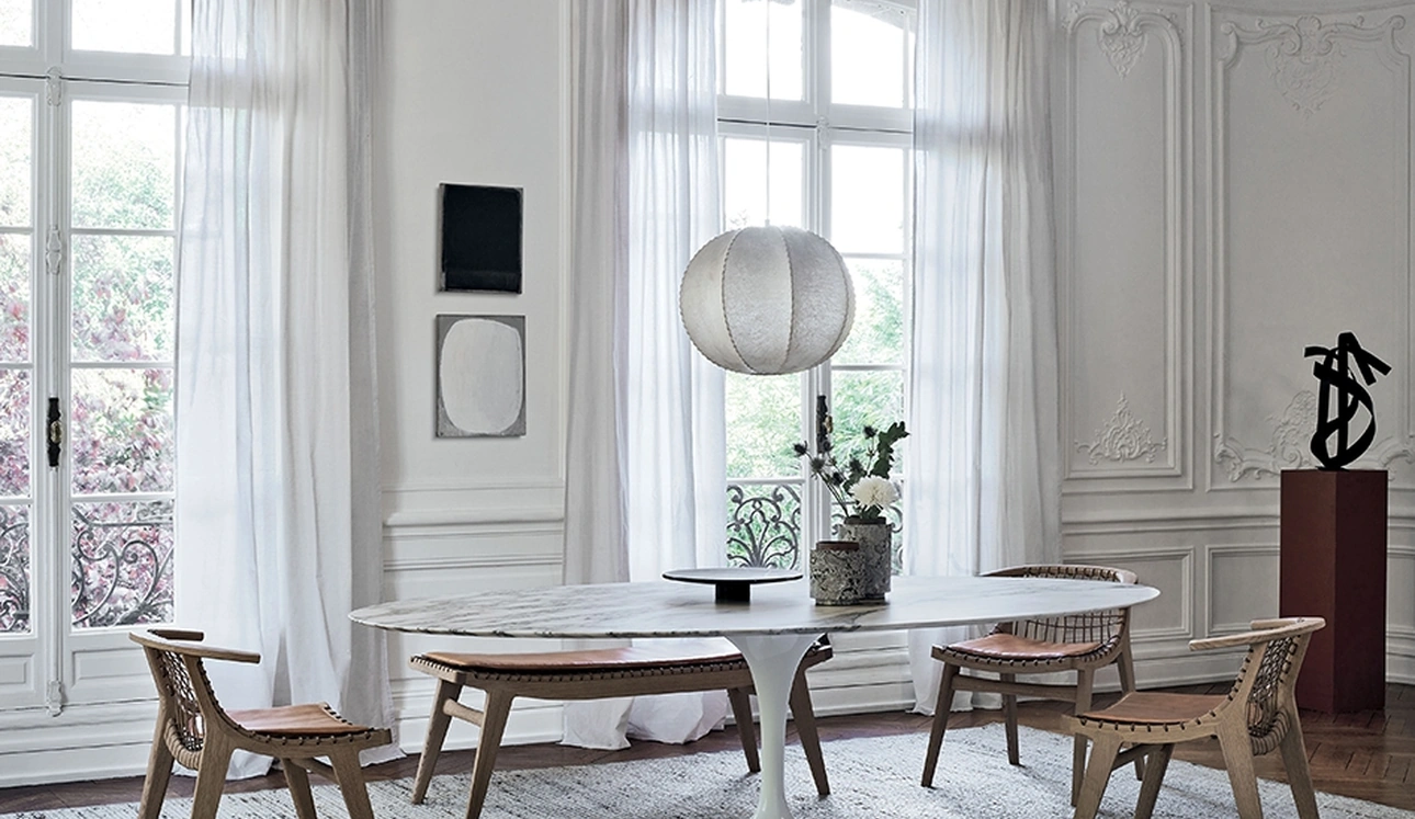Sedia in legno Klismos di Knoll