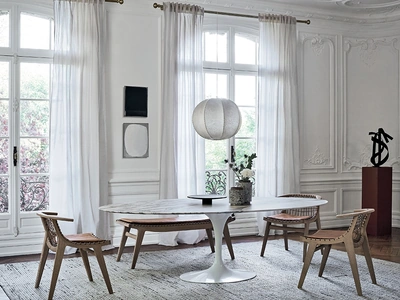 Sedia in legno Klismos di Knoll