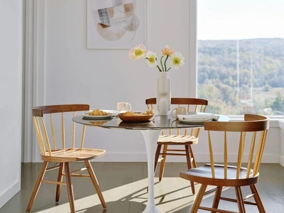 Sedia Nakashima Straight-Back di Knoll