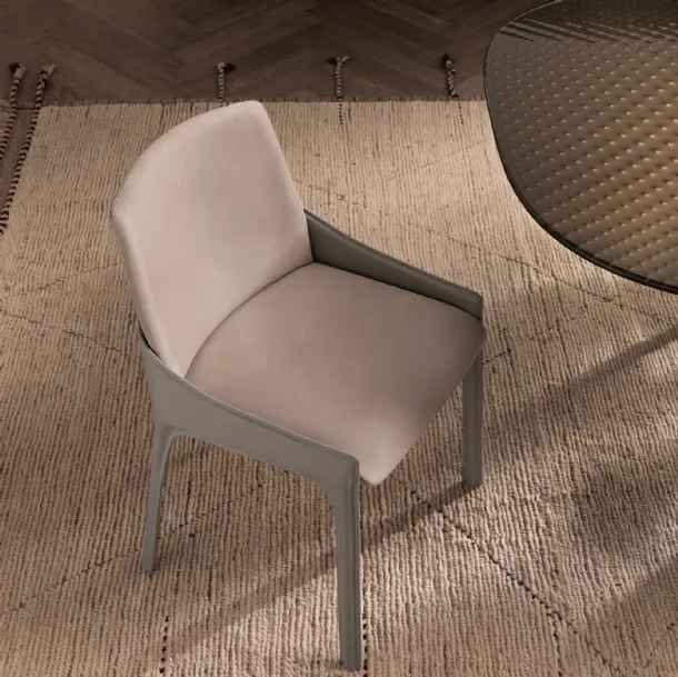 Sedia Plié in pelle Nubuck Perla con struttura rivestita in cuoio Grigio cenere di Fiam
