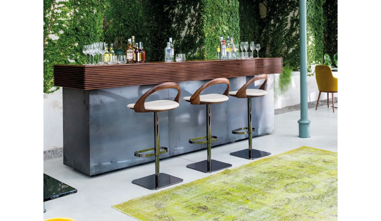 Sgabello di design Ester di Porada