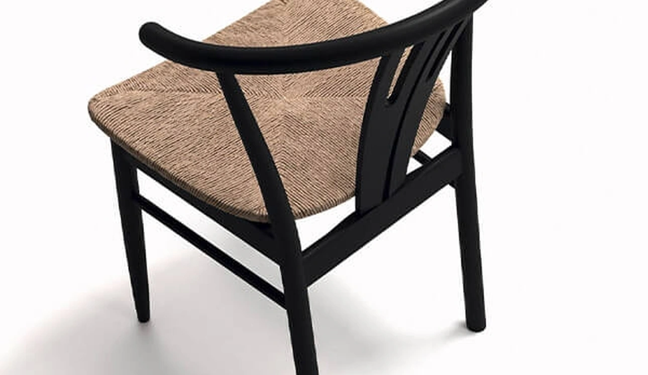 Sedia Queeny in faggio laccato nero di Arrital