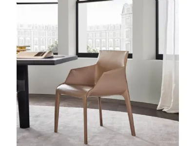 Sedia con braccioli Seattle completamente rivestita in cuoio di Poliform