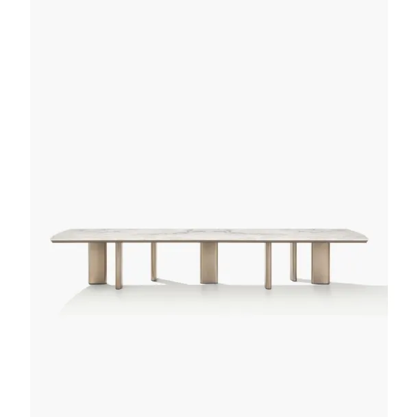 Tavolo Adrien con top in marmo di Poliform