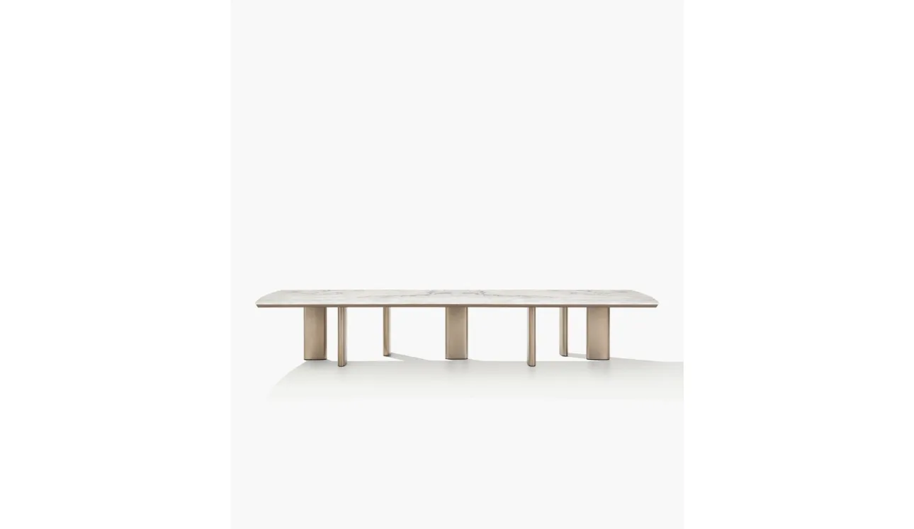 Tavolo Adrien con top in marmo di Poliform