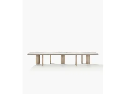 Tavolo Adrien con top in marmo di Poliform