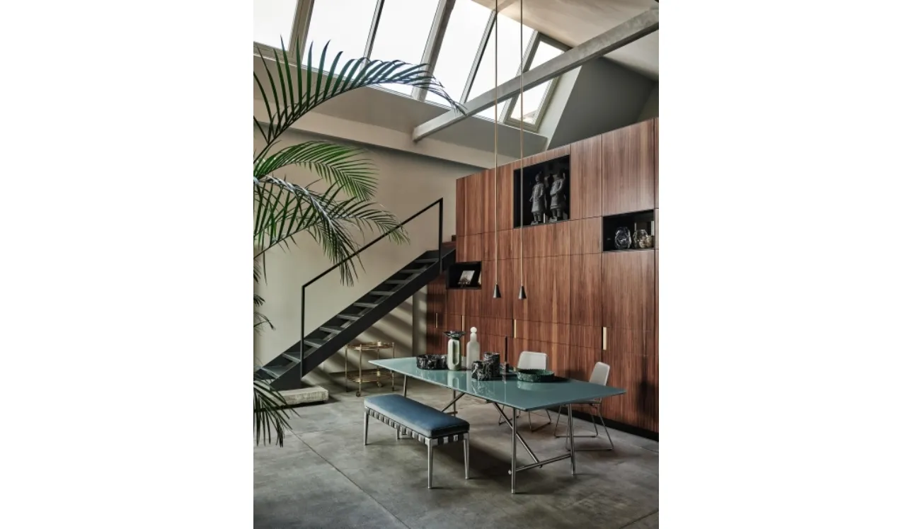 Tavolo Any Day in marmo lucido con struttura in metallo di Flexform