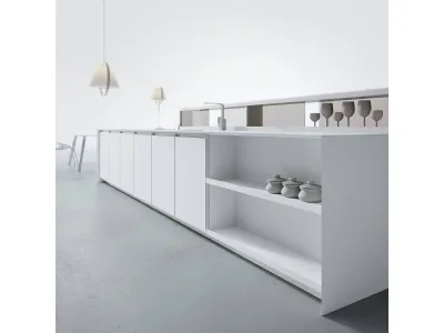 Cucina Design lineare in Corian glacier white AkB 08 02 di Arrital